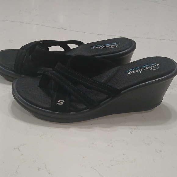 Skechers Black Wedge Slip-On Sandals Sz9.5 Gentle Used Almost Like New - Picture 1 of 6
